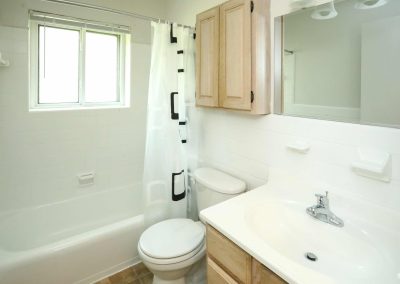 Wyndham hills apartment bathroom